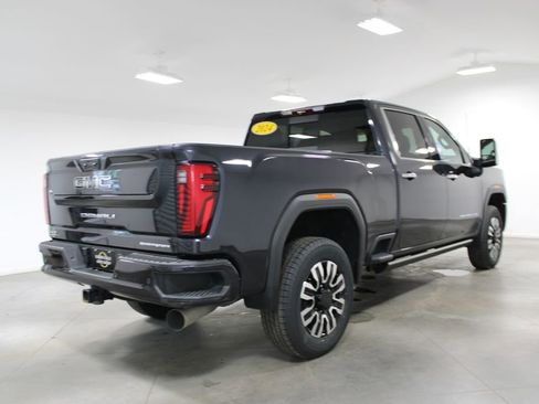 Used 2024 GMC Sierra 2500 Denali Ultimate AWD/4WD image 12