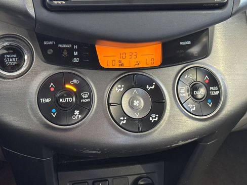 Used 2011 Toyota RAV4 Limited AWD/4WD image 24