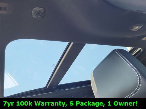 Used 2024 Chrysler Pacifica Limited w/ S Appearance Package image 20