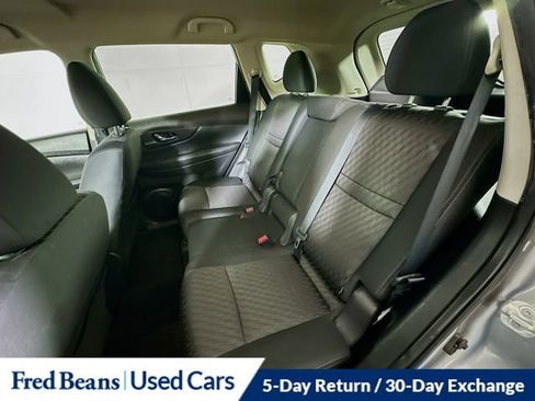 Used 2018 Nissan Rogue SV w/ Premium Package image 26