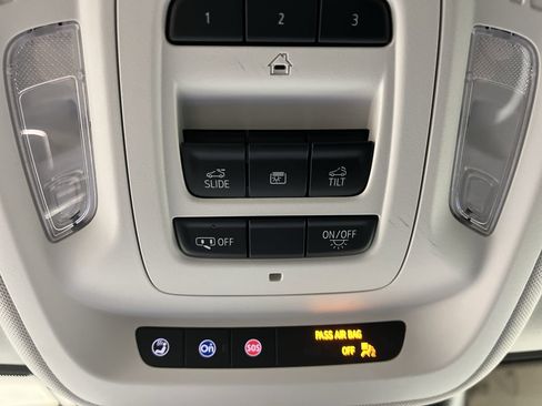 Certified 2025 Buick Envision Sport Touring image 30