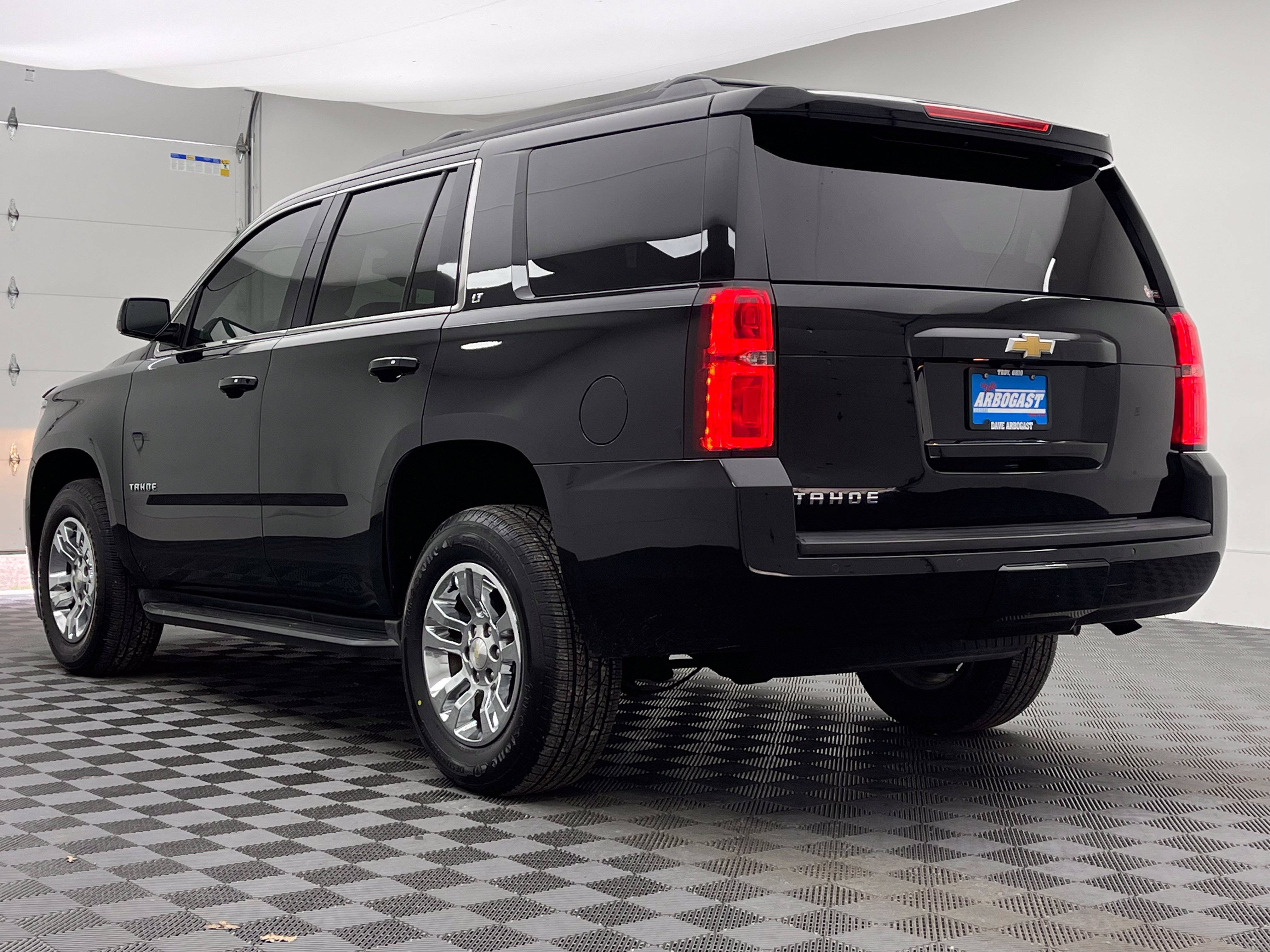 Used 2016 Chevrolet Tahoe LT w/ Luxury Package AWD/4WD image 13