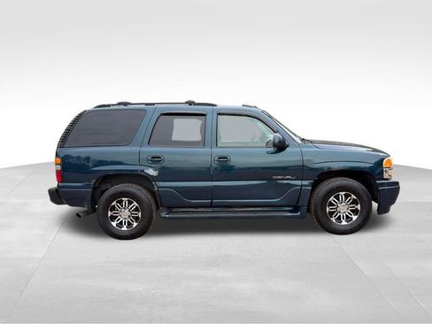 Used 2005 GMC Yukon Denali AWD/4WD image 2
