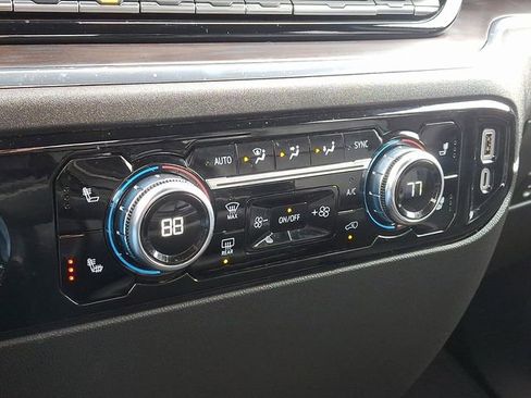 Certified 2024 GMC Sierra 1500 SLT image 15