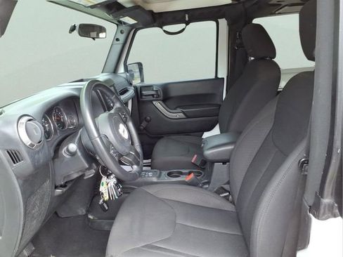 Used 2018 Jeep Wrangler Sport AWD/4WD image 8