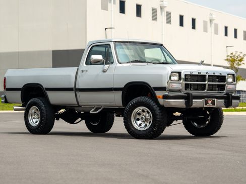 Used 1991 Dodge D/W Truck 350 image 3