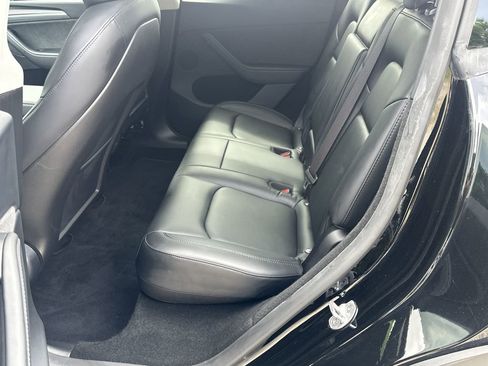 Used 2023 Tesla Model Y Long Range AWD/4WD image 21
