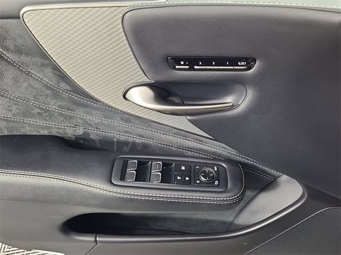 Used 2018 Lexus LS 500 F Sport image 9