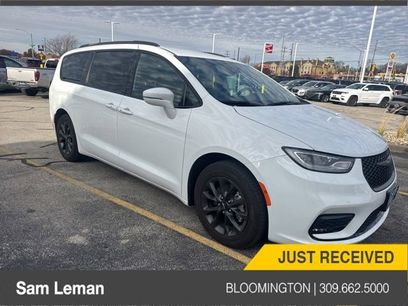 Used 2021 Chrysler Pacifica Touring w/ S Appearance Package