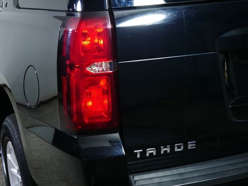 Used 2017 Chevrolet Tahoe LT w/ Luxury Package AWD/4WD image 17