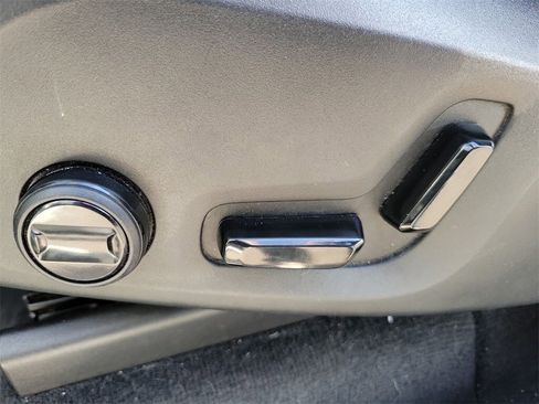 Used 2020 Volvo XC90 T5 Momentum w/ Protection Package image 17