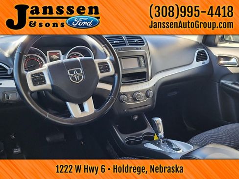 Used 2020 Dodge Journey SE w/ SE Popular Equipment Group image 17