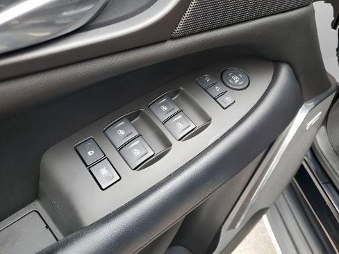 Used 2017 Cadillac Escalade Luxury image 29