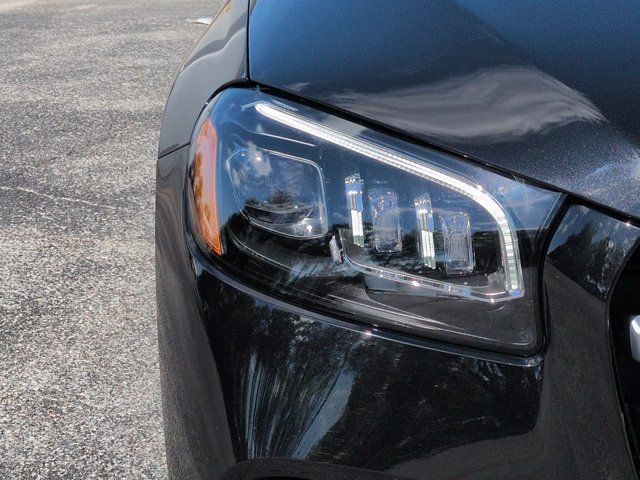 Used 2025 Mercedes-Benz GLS 450 4MATIC image 9