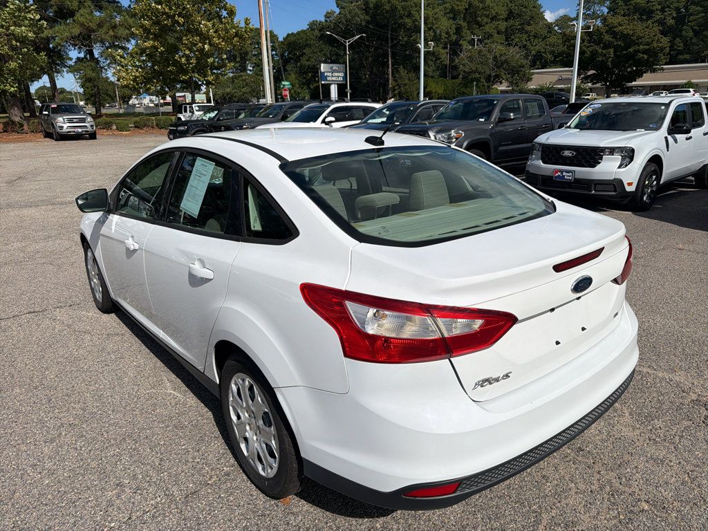 Used 2012 Ford Focus SE FWD image 7