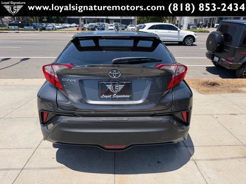 Used 2018 Toyota C-HR XLE FWD image 6