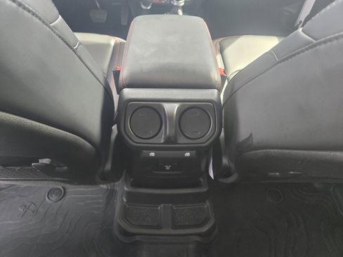 Used 2026 Jeep Wrangler Unlimited Rubicon AWD/4WD image 6