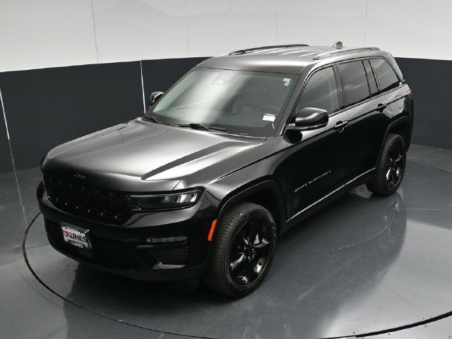 Used 2023 Jeep Grand Cherokee Limited w/ Black Appearance Package AWD/4WD image 53