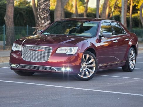 Used 2018 Chrysler 300 Touring w/ Chrome Appearance Package RWD image 16