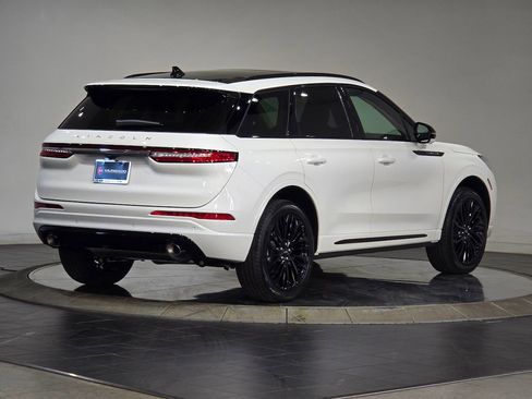 New 2025 Lincoln Corsair Reserve w/ Jet Appearance Package image 4