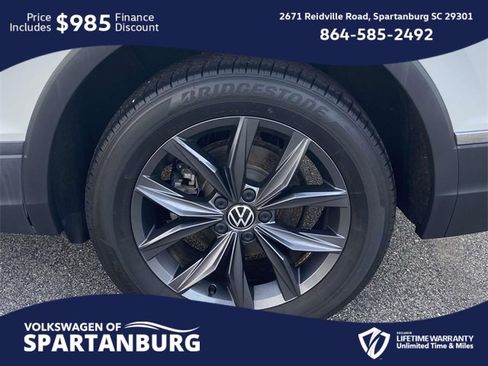 Used 2023 Volkswagen Tiguan SE image 9
