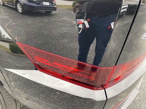 Used 2025 Hyundai Santa Fe Calligraphy image 11