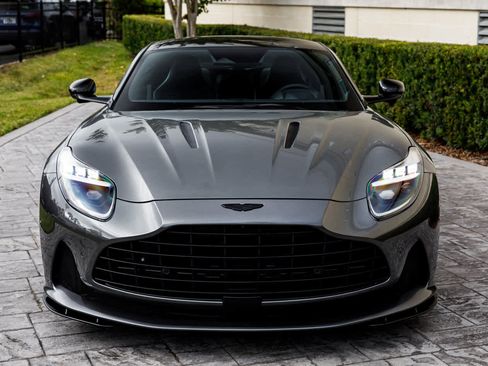 Used 2024 Aston Martin DB12 image 7