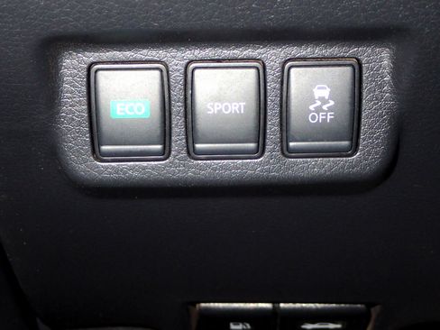 Used 2018 Nissan Sentra S image 19