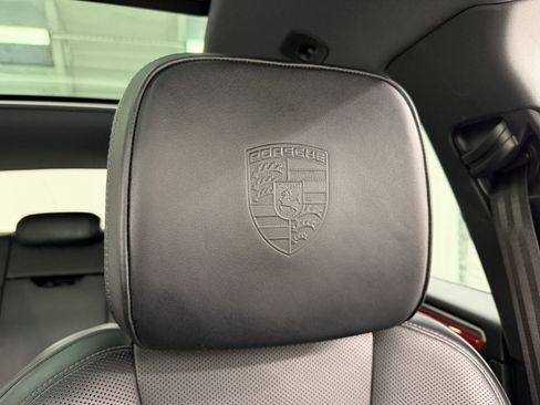 Certified 2024 Porsche Macan image 35