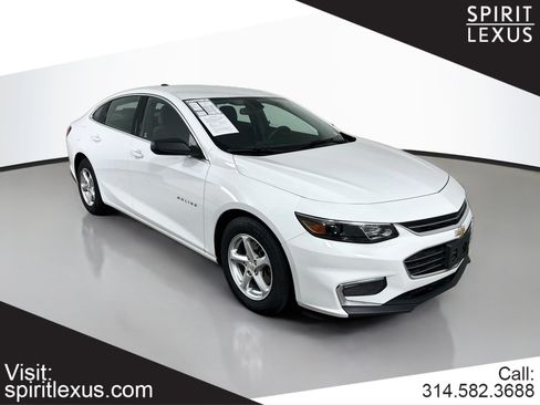 Used 2018 Chevrolet Malibu LS FWD image 1