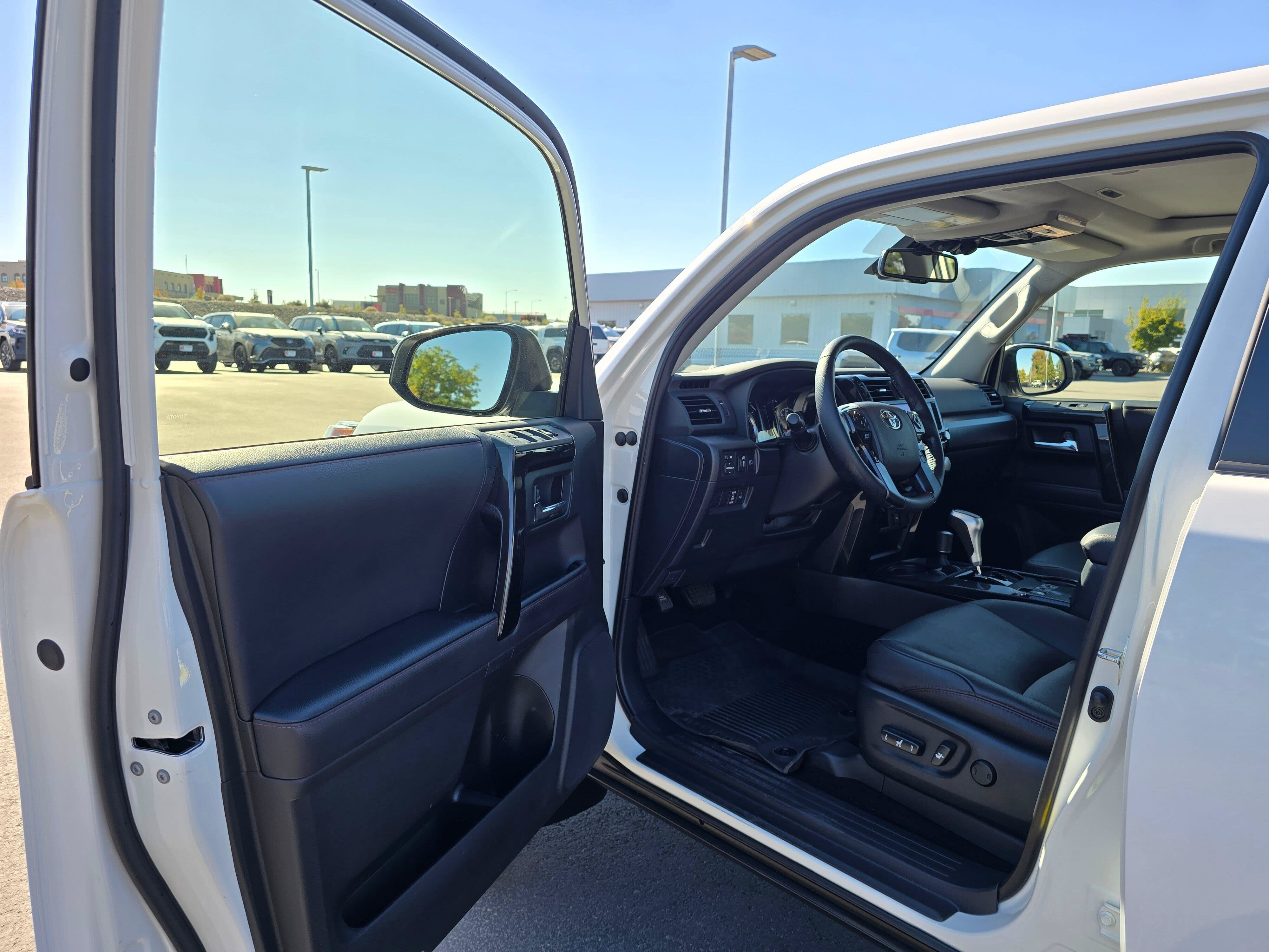 Used 2023 Toyota 4Runner TRD Off-Road Premium w/ Moonroof Package AWD/4WD image 18