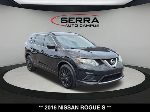 Used 2016 Nissan Rogue S w/ S Family Package FWD image 14