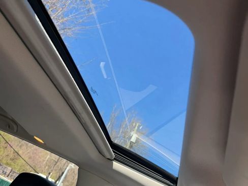 Used 2014 INFINITI QX60 AWD w/ Premium Plus Package image 18