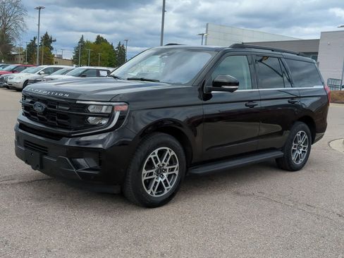 Used 2025 Ford Expedition Active AWD/4WD image 4