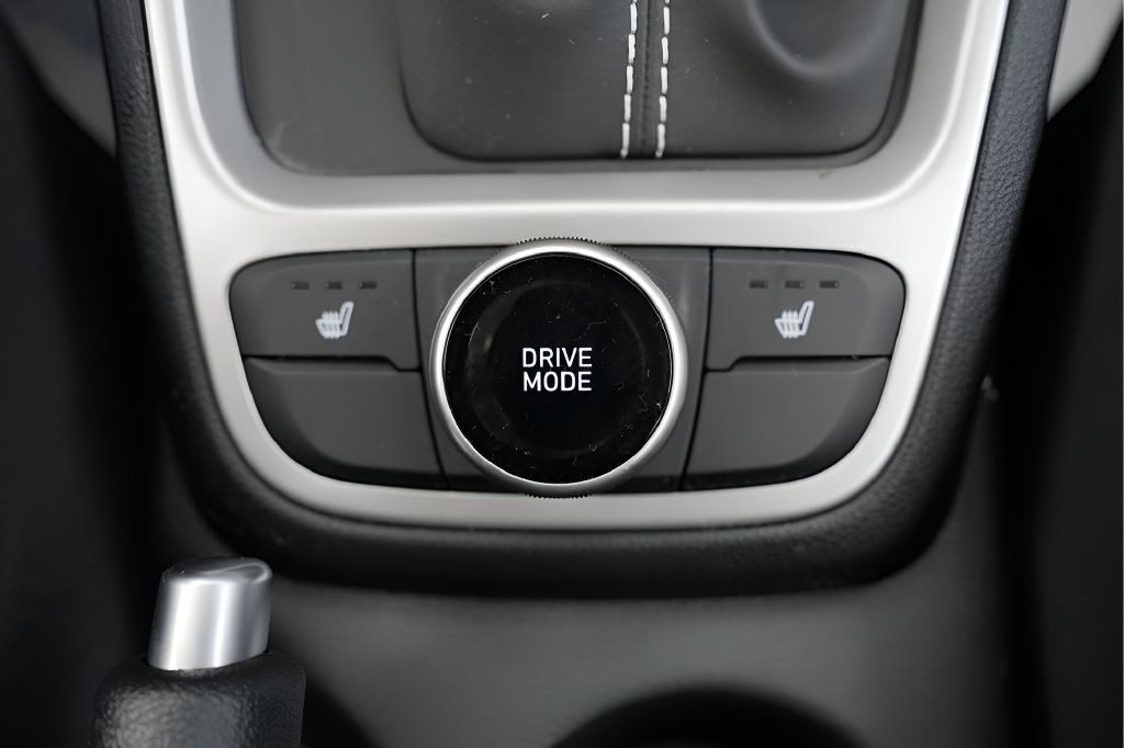 Certified 2026 Hyundai Venue SEL FWD image 30