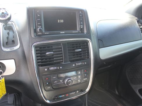 Used 2015 Dodge Grand Caravan R/T image 8