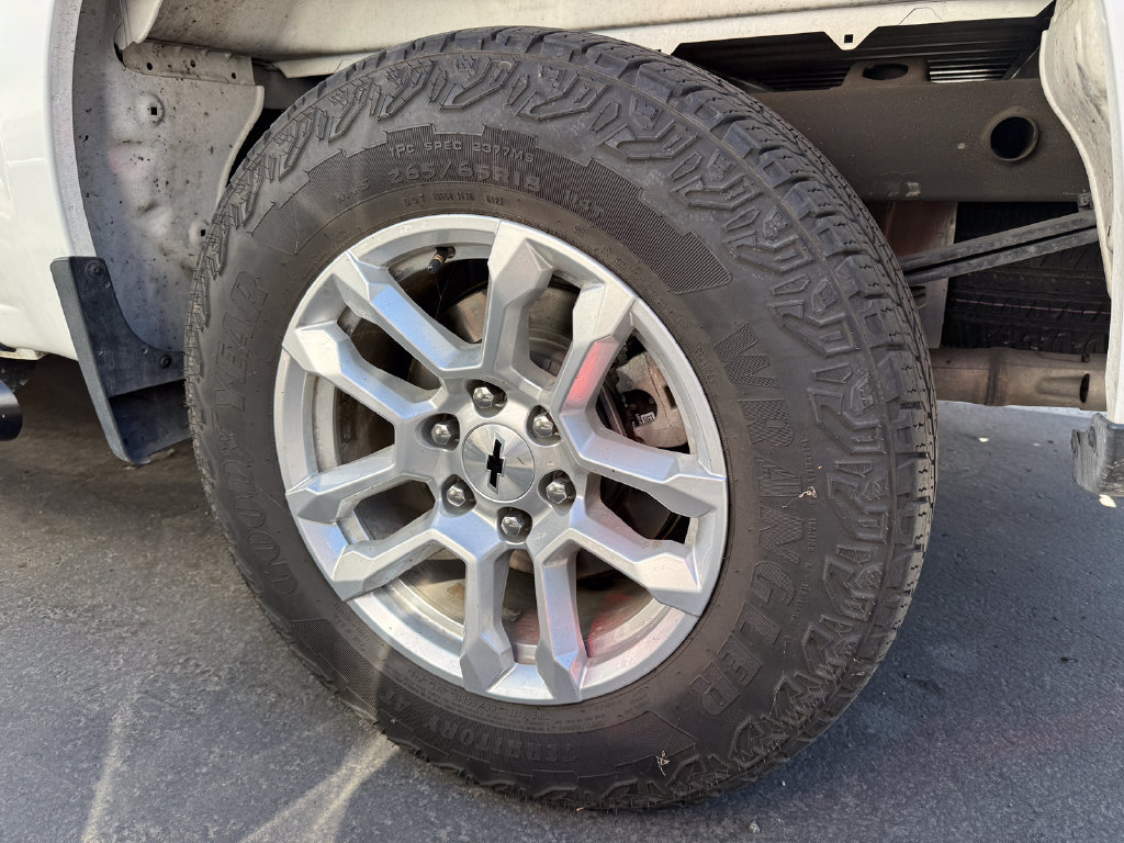 Used 2023 Chevrolet Silverado 1500 RST w/ Z71 Off-Road Package AWD/4WD image 7