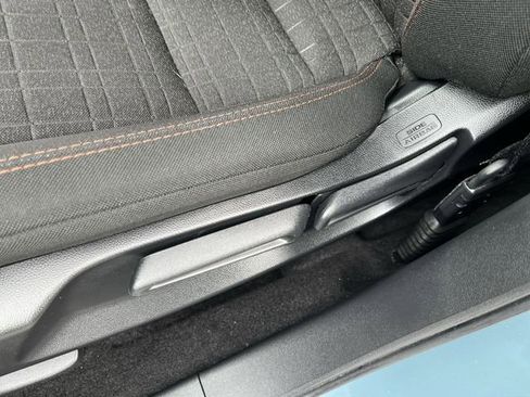 Used 2025 Honda HR-V Sport image 16