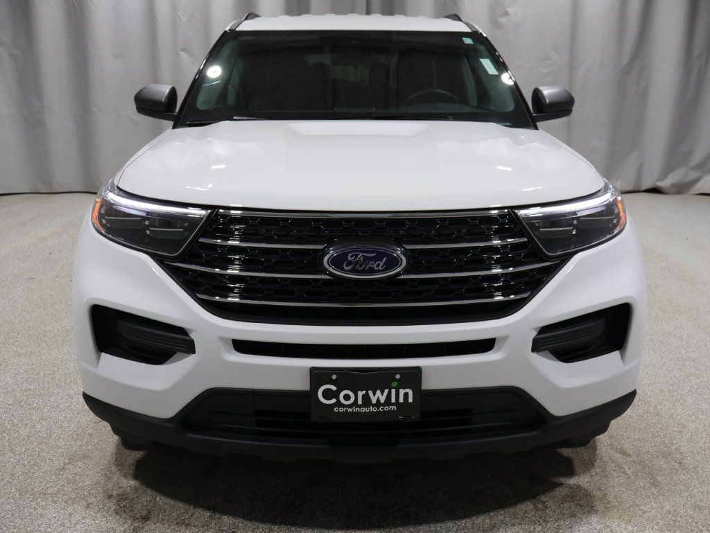 Used 2024 Ford Explorer XLT AWD/4WD image 9
