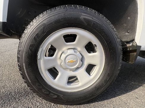 Used 2022 Chevrolet Colorado W/T RWD image 12