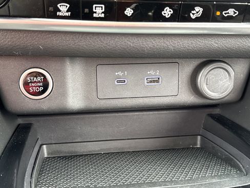 Certified 2023 Nissan Rogue SV FWD image 8