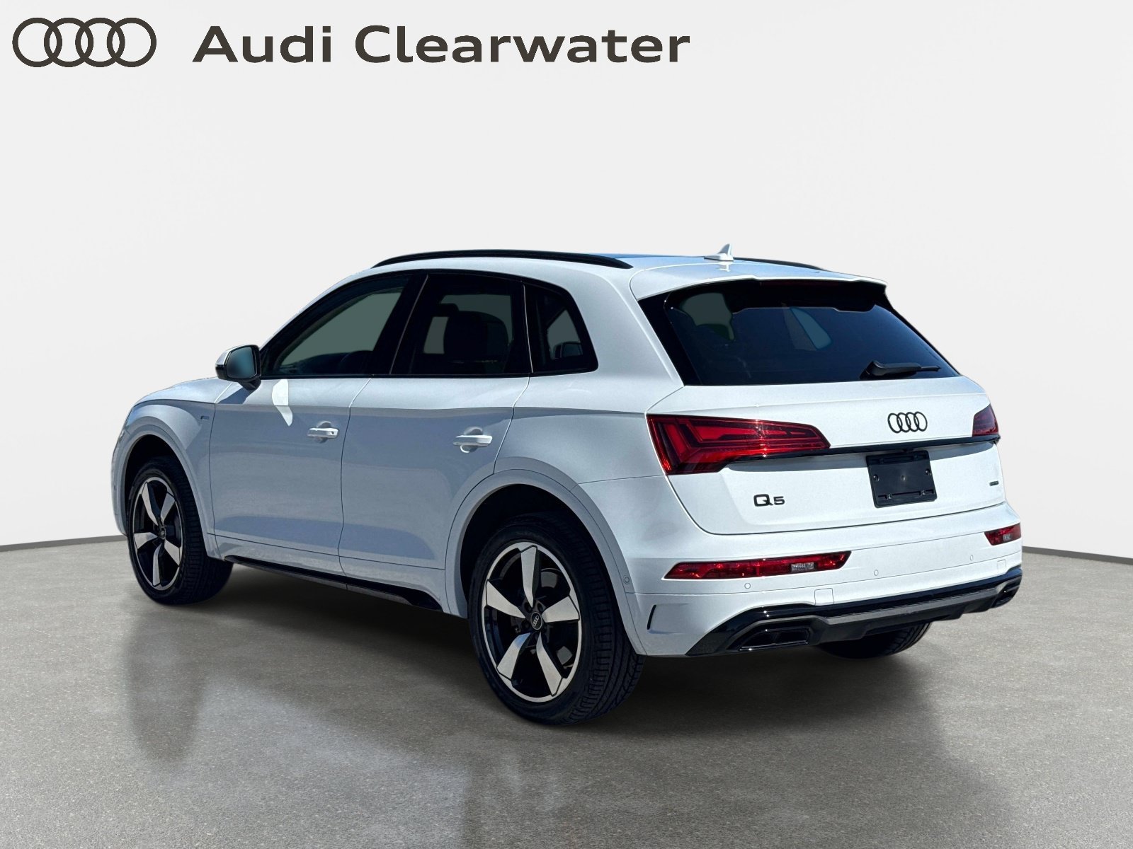 Certified 2023 Audi Q5 2.0T Prestige AWD/4WD image 3