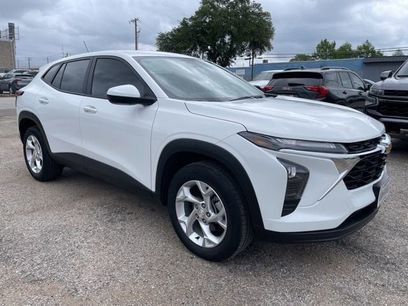 Used 2025 Chevrolet Trax LS w/ LS Convenience Package