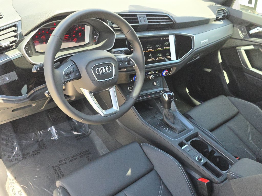 Certified 2025 Audi Q3 2.0T Premium w/ Convenience Package AWD/4WD image 17