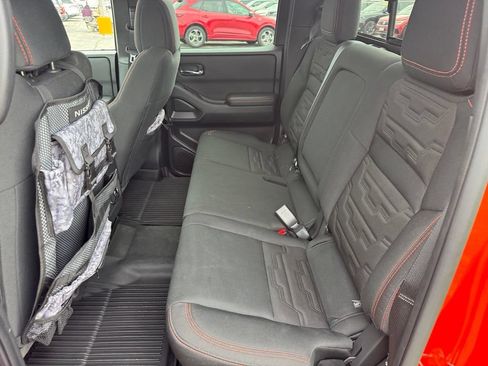Used 2025 Nissan Frontier PRO-4X w/ Pro Convenience Package AWD/4WD image 9