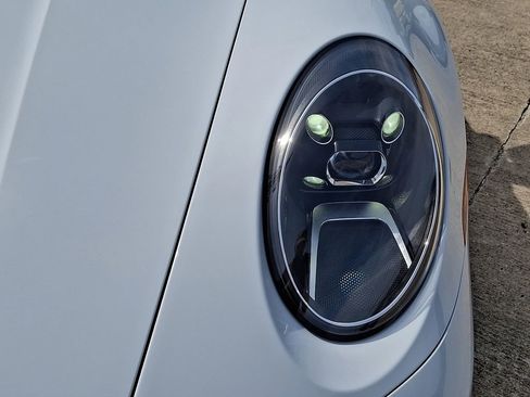 Used 2023 Porsche 911 Carrera image 9