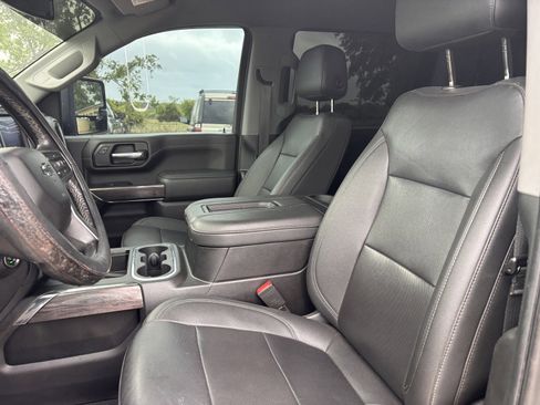 Used 2022 Chevrolet Silverado 3500 LTZ w/ LTZ Texas Edition image 12