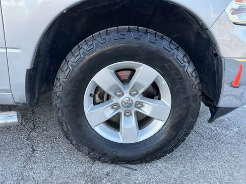 Used 2017 RAM 1500 Classic SLT image 43