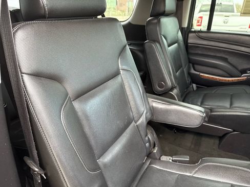 Used 2018 Chevrolet Suburban Premier AWD/4WD image 22