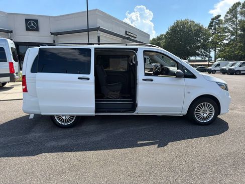 Used 2023 Mercedes-Benz Metris Passenger image 27